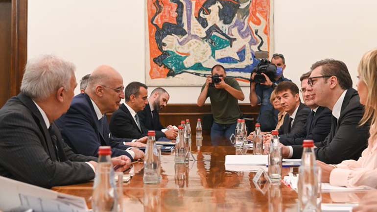 Στο Βελιγράδι ο Δένδιας – Συνάντηση με τον Σέρβο Πρόεδρο